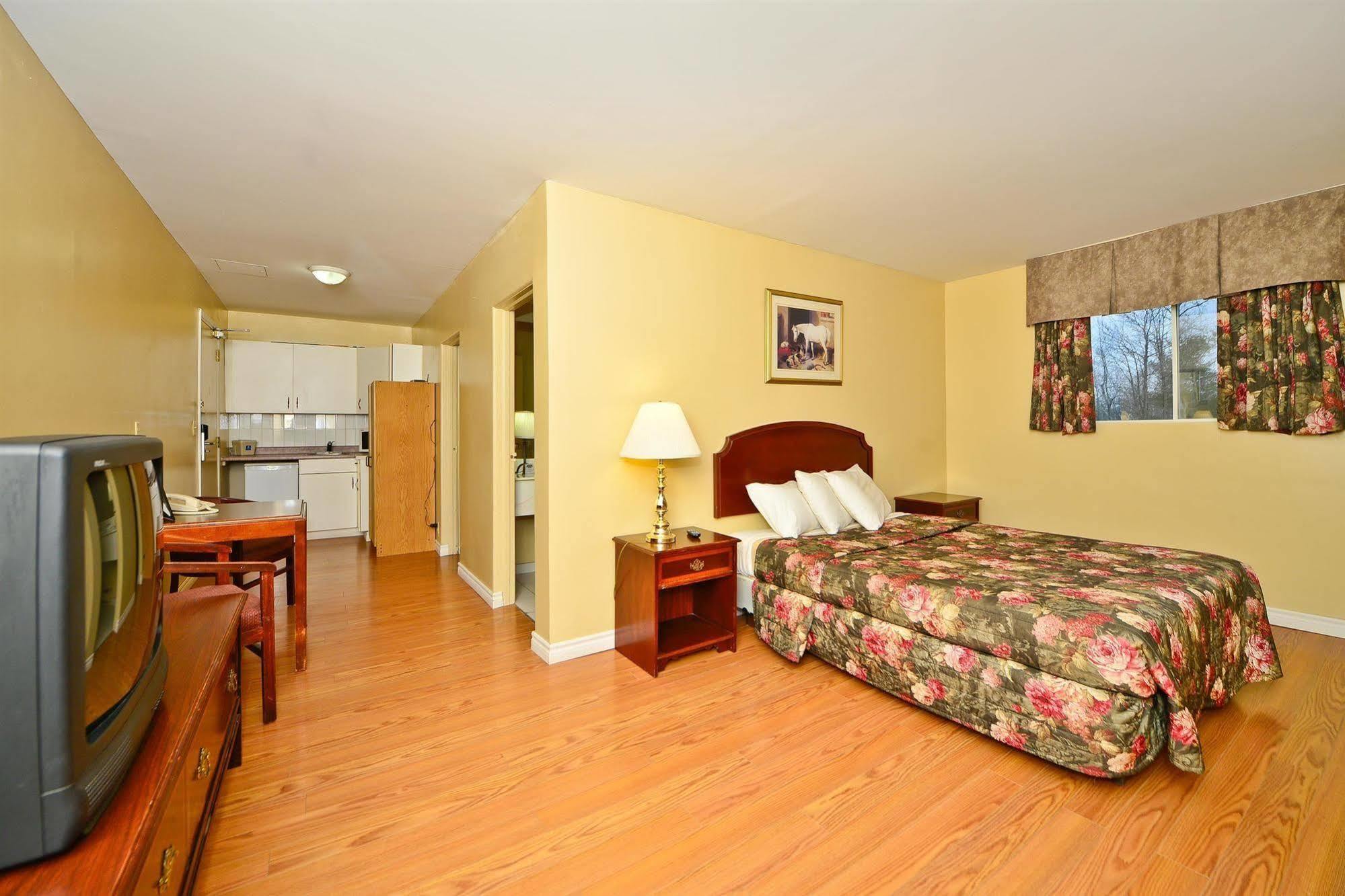 Best Value Inn & Suites Parry Sound Exterior photo